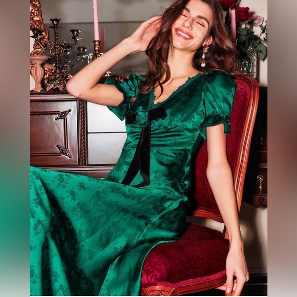 LAIT Collection Serita Floral Jacquard Satin Maxi Dress in Emerald Green Sz M - Picture 2 of 9